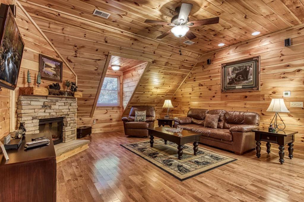 Papa Bear, Hot Tub, Wifi, 1089 Free Tickets Each Paid Day, Dollywood And More Sevierville Buitenkant foto