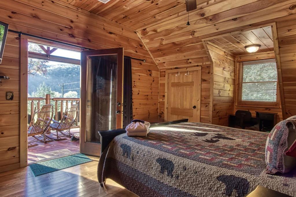 Papa Bear, Hot Tub, Wifi, 1089 Free Tickets Each Paid Day, Dollywood And More Sevierville Buitenkant foto