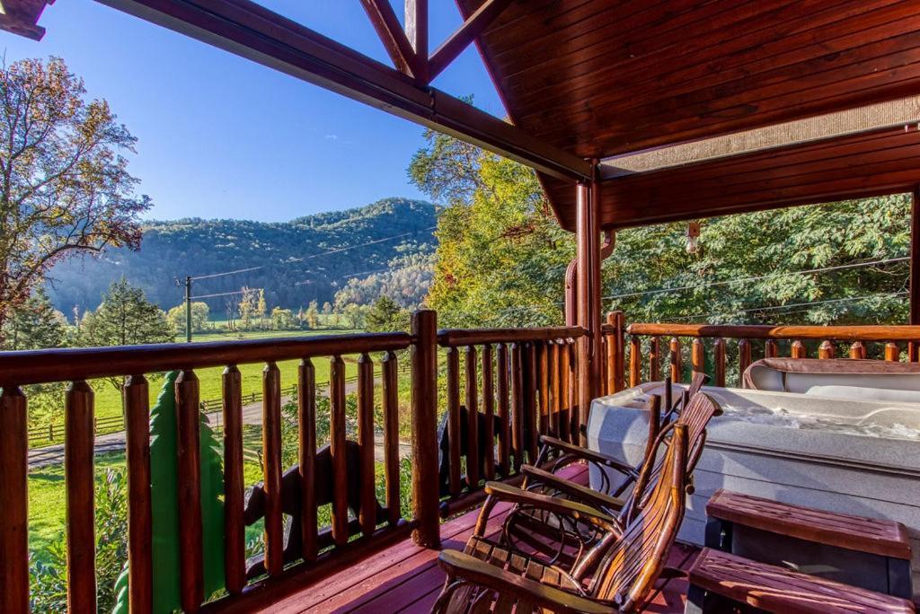 Papa Bear, Hot Tub, Wifi, 1089 Free Tickets Each Paid Day, Dollywood And More Sevierville Buitenkant foto